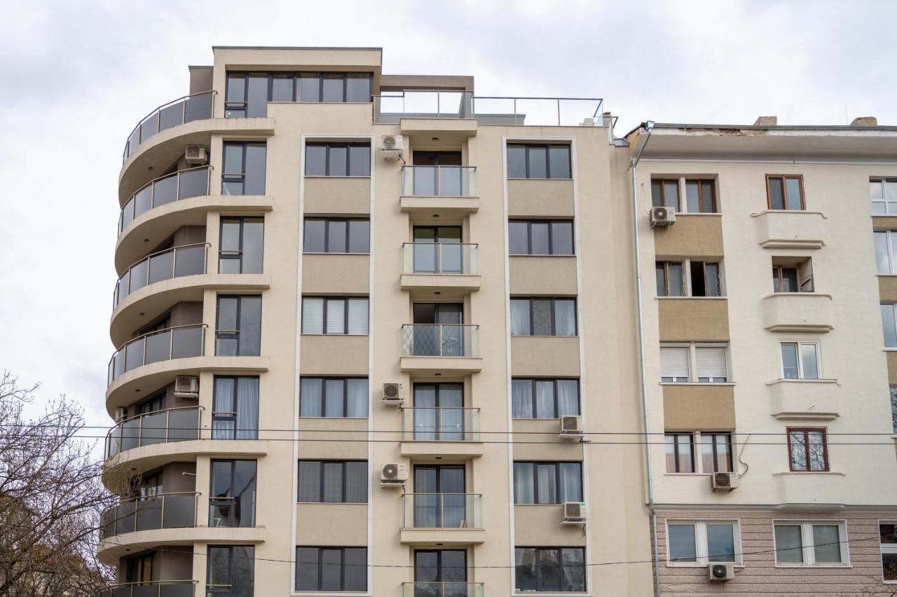 Sunny 1Bdr Apartment Near Center Szófia Kültér fotó