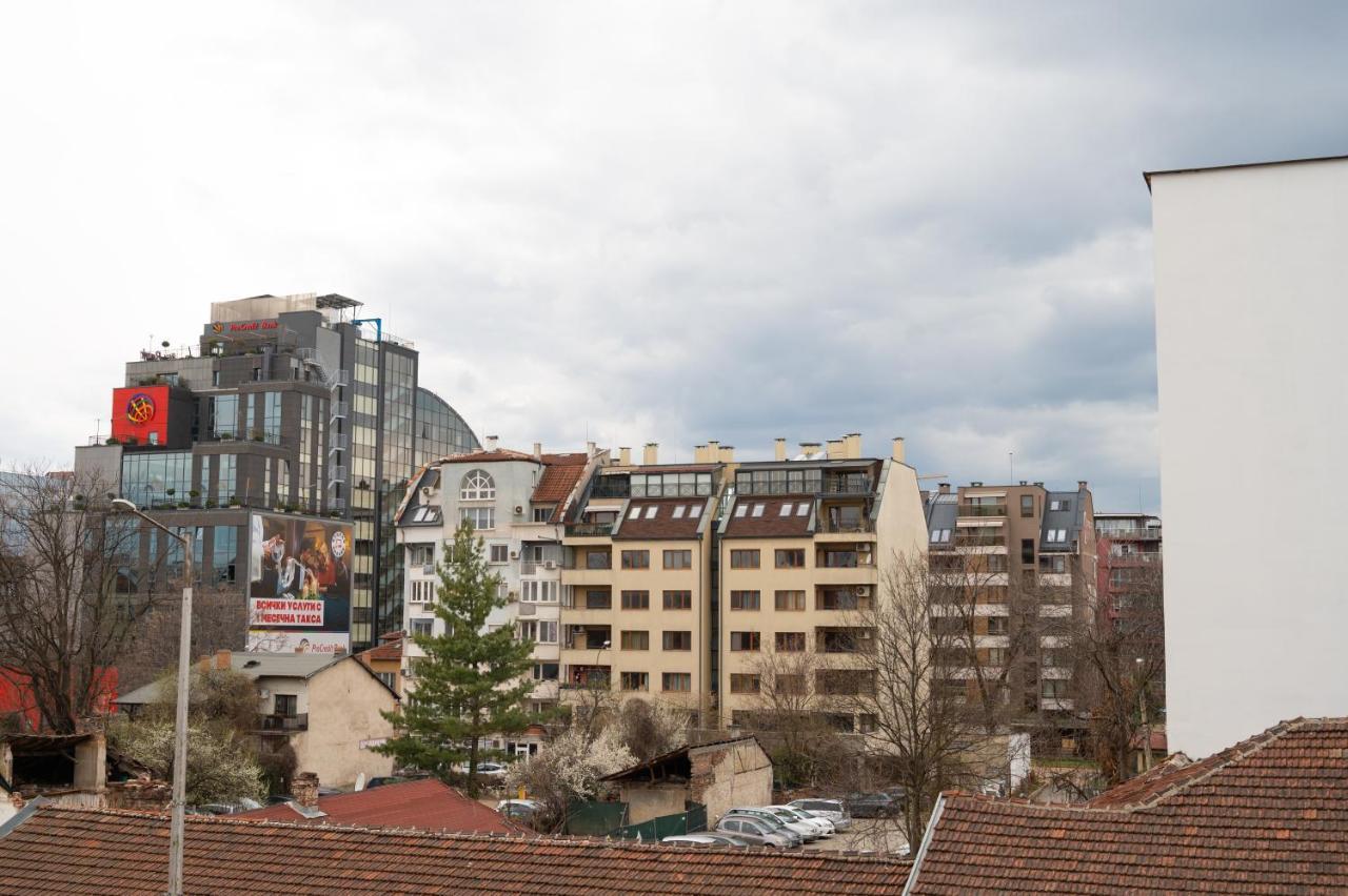 Sunny 1Bdr Apartment Near Center Szófia Kültér fotó